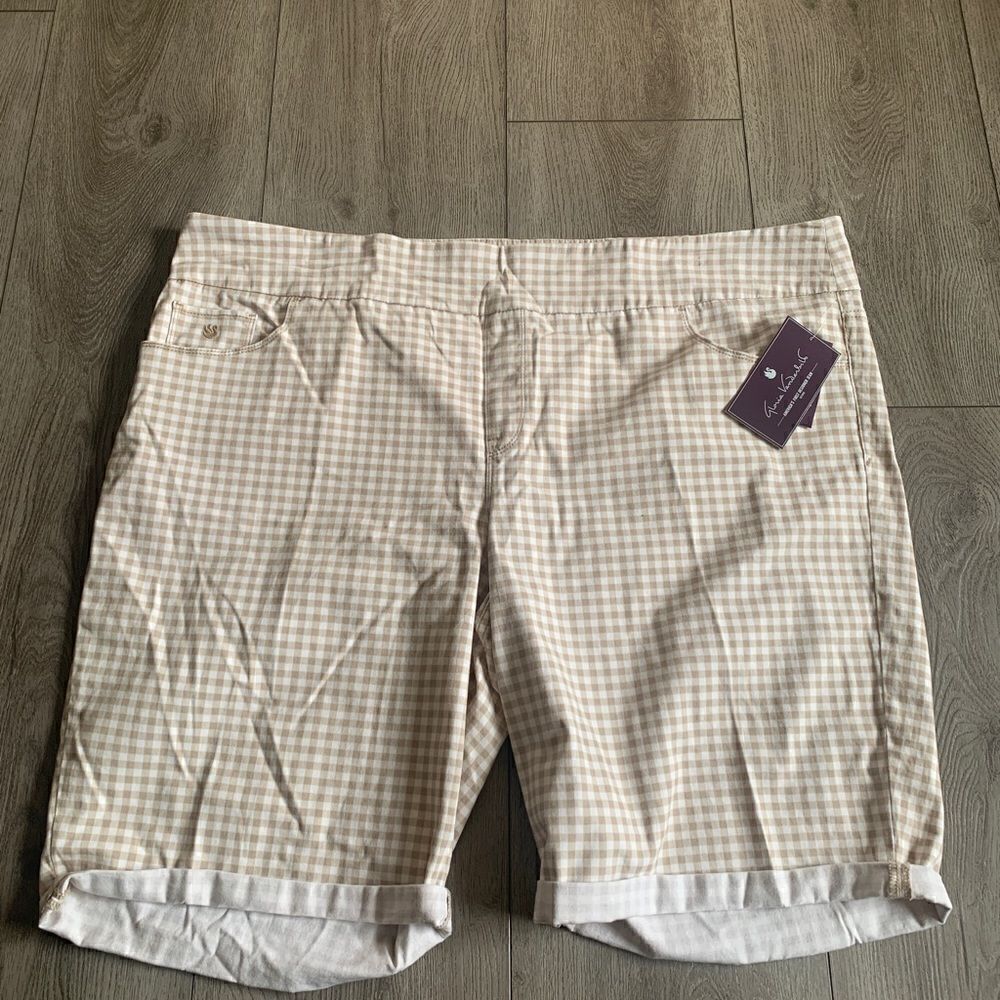 Gloria Vanderbilt vintage white gingham check Amanda Bermuda wide pull on